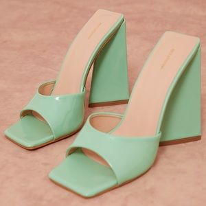 PrettyLittleThing Green Patent Triangle High Block Heel Mules